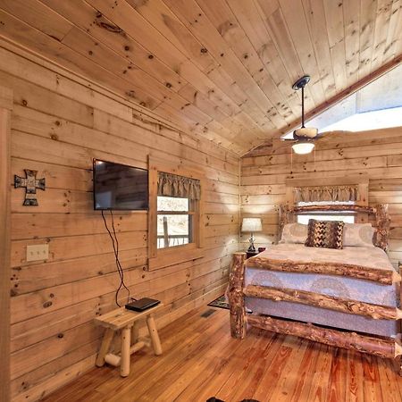 Bryson City Cabin With Wraparound Deck And Hot Tub Eksteriør billede